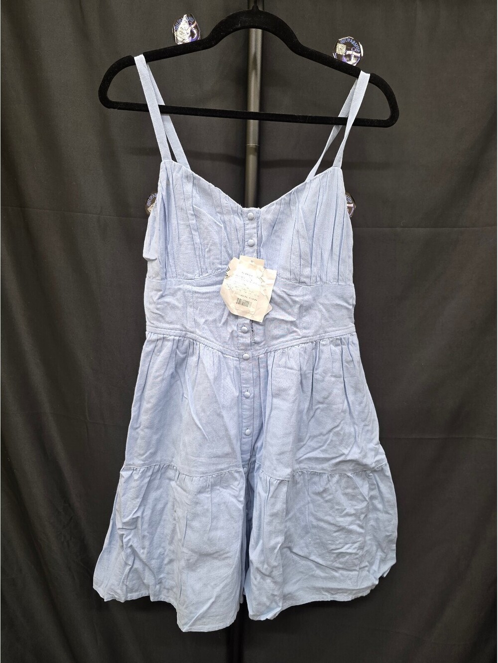AND NOW THIS WOMENS SWEETHEART-NECK BUTTON CLEAN CHAMBRAY M